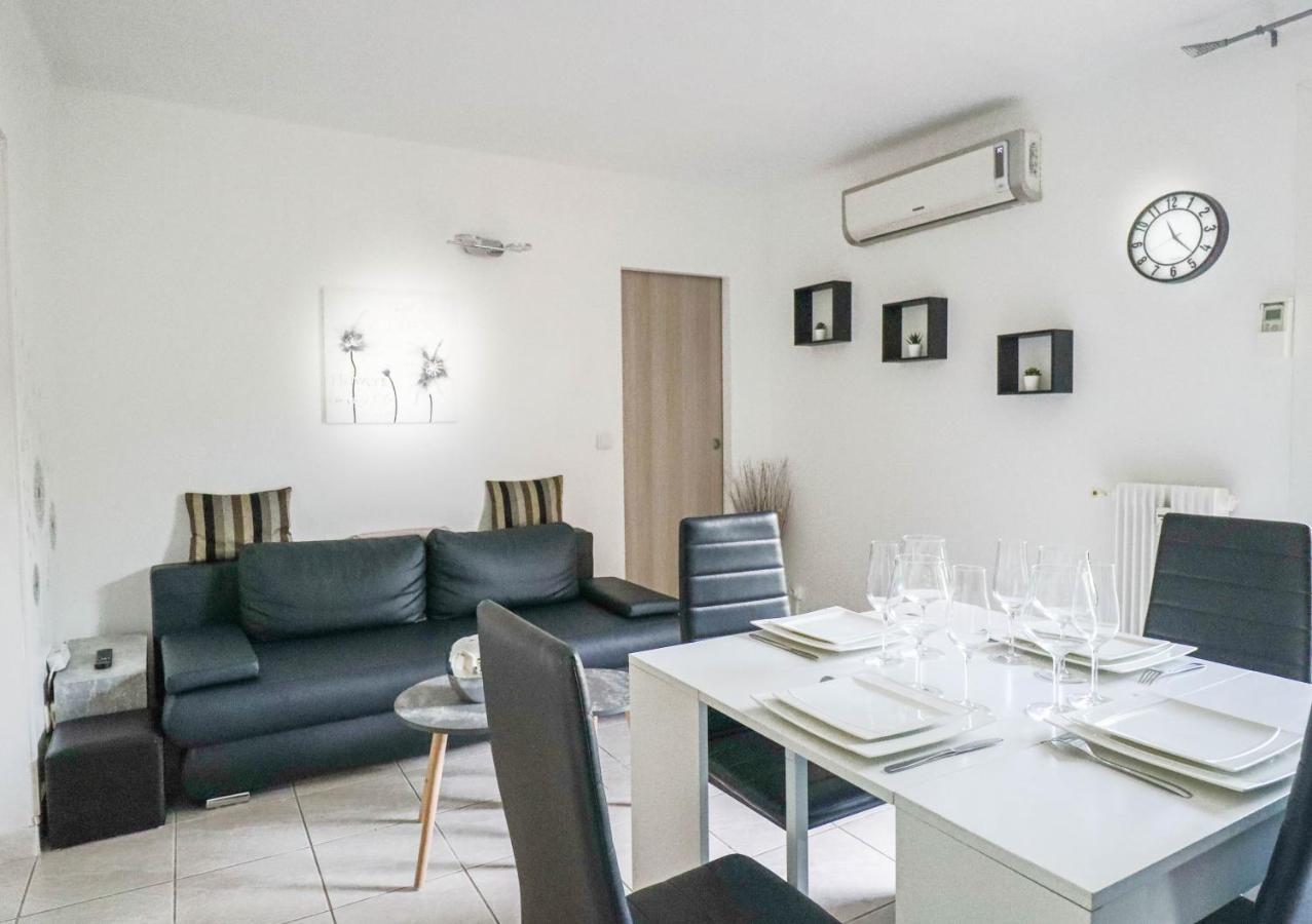 Les Mimosas Apartment โรกบรูน-กัป-มาร์แต็ง ภายนอก รูปภาพ