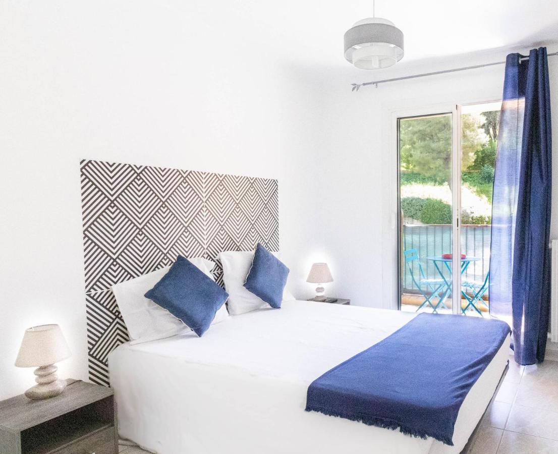 Les Mimosas Apartment โรกบรูน-กัป-มาร์แต็ง ภายนอก รูปภาพ